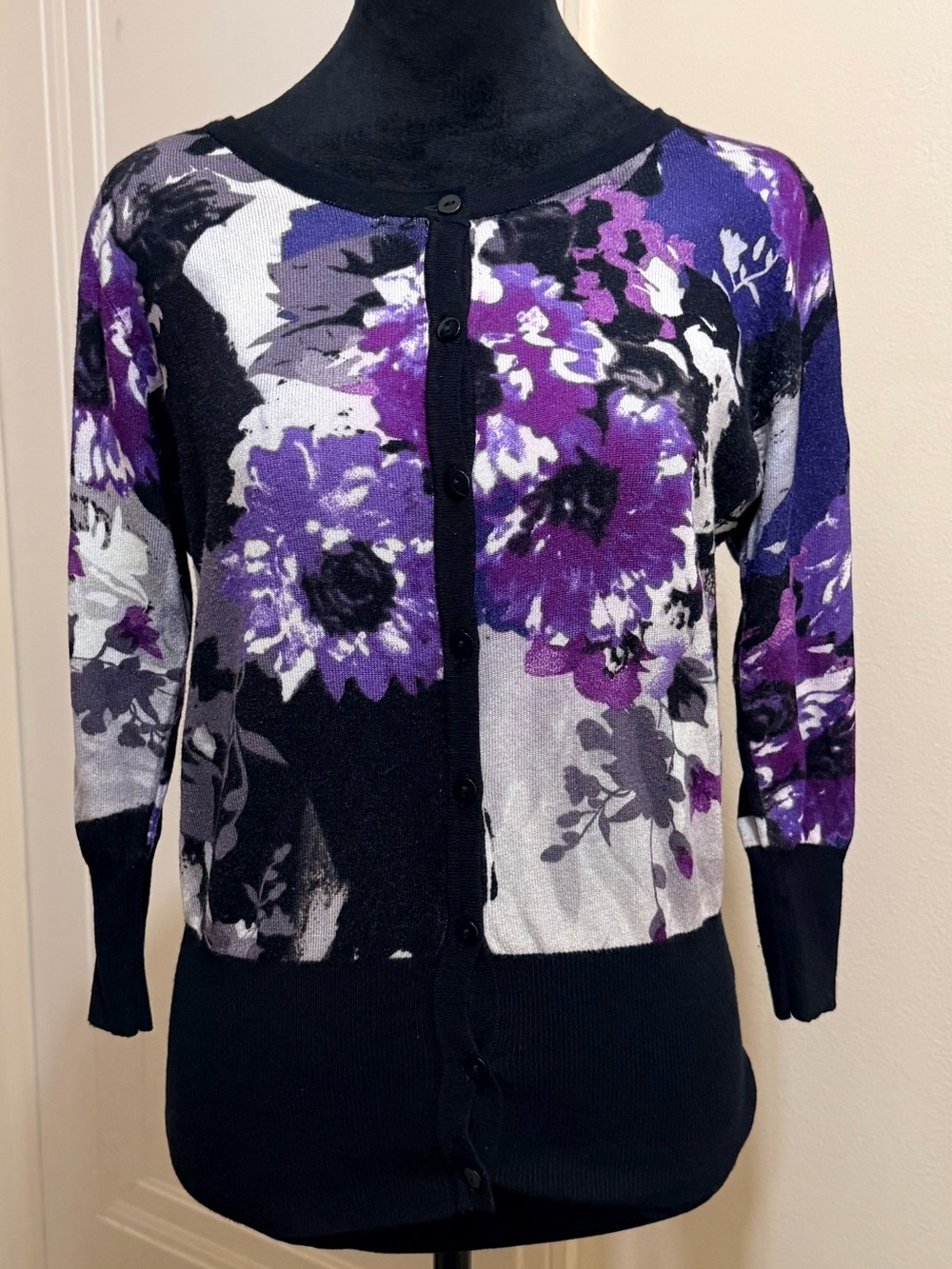 Joseph A. Watercolor Floral Print Lightweight Button Down Cardigan Size M
